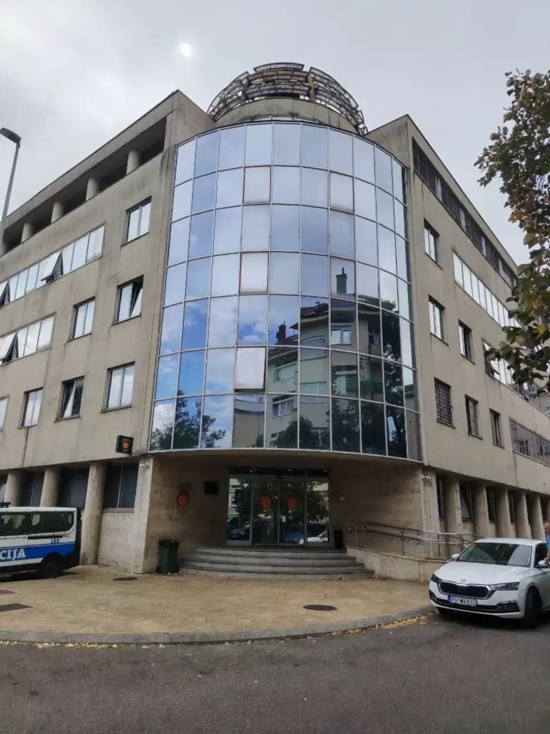 Maloljetnik (17) uhapšen u Podgorici: Tri puta prošao kroz crveno svjetlo