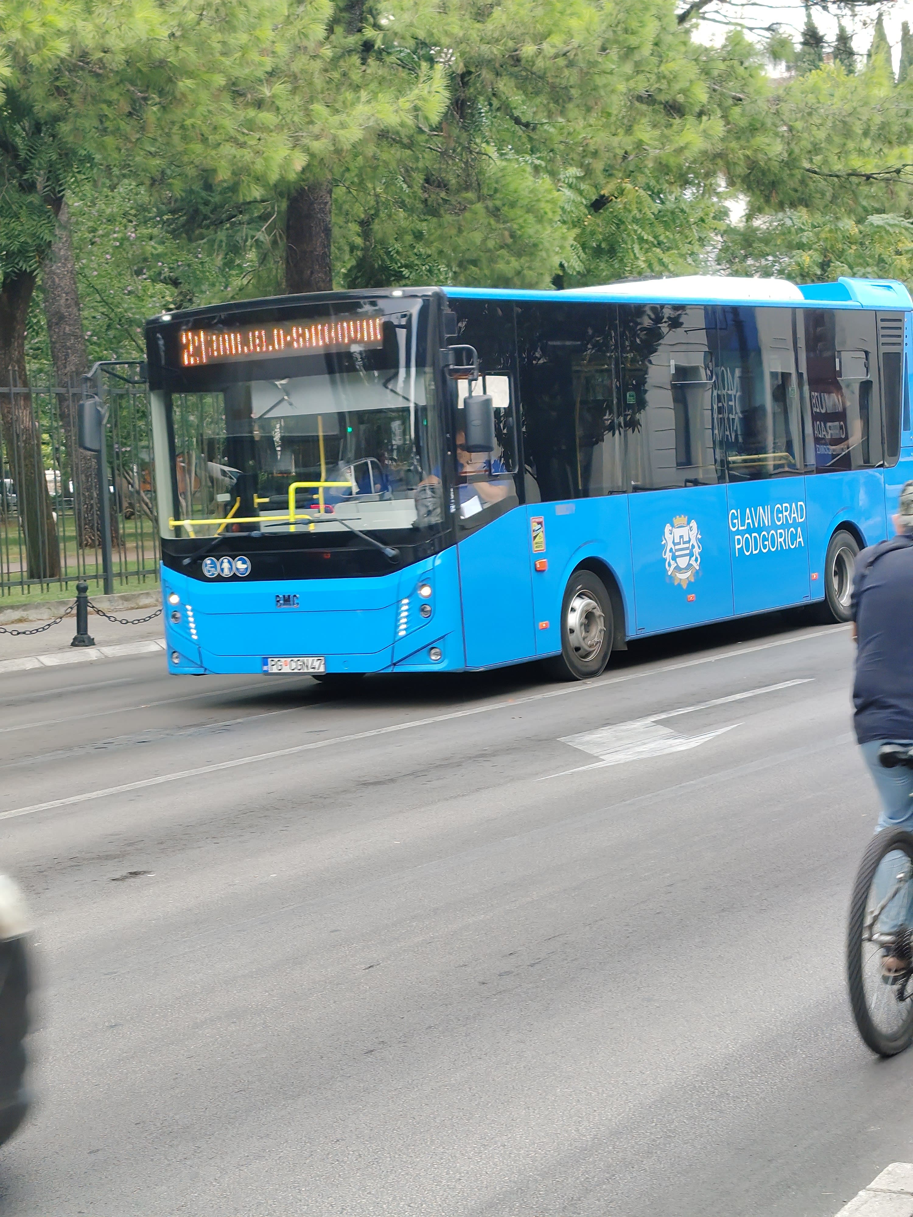 Kamenovan autobus na liniji 19, vozilo van saobraćaja oko 30 dana