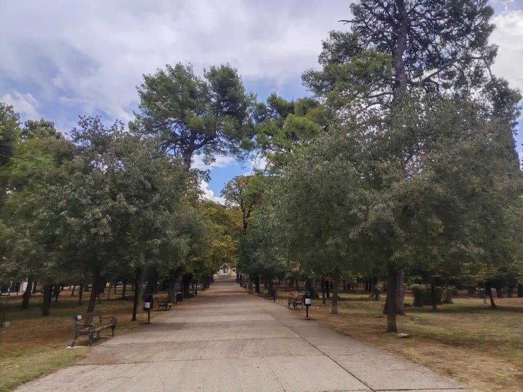 Vrijeme danas u Podgorici: Sunčano, vjetrovito i svježije, do 25°C