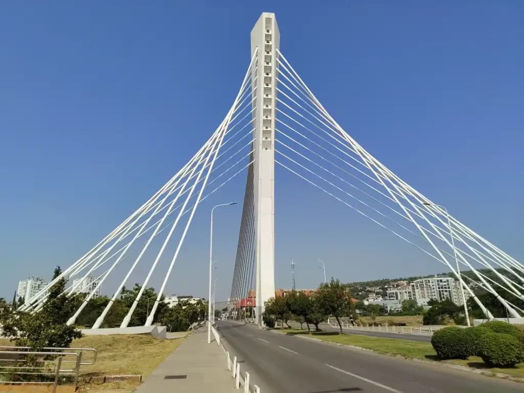 Danas sunčano i veoma toplo, temperatura do 37 stepeni