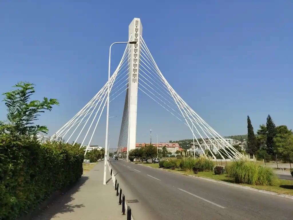 Sjutra u Podgorici sunčano i veoma toplo, temperatura do 37 stepeni